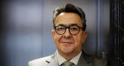 Justo Villafañe, catedratico de Ciencias de la Informacion.(DVD 663)