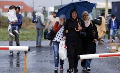 Refugiados llegados a Nickelsdorf, en la frontera austrohúngara.