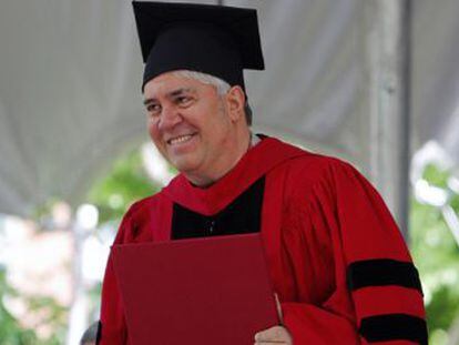 Pedro Almod&oacute;var, con el &#039;honoris causa&#039; de Harvard.