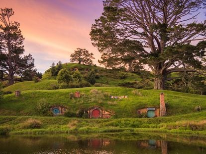 Hobbiton, el pueblo de los 'hobbits' creado por el director Peter Jackson para 'El señor de los anillos', en la isla Norte de Nueva Zelanda.