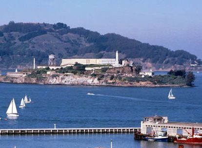 Vista de la isla de Alcatraz desde las calles de San Francisco