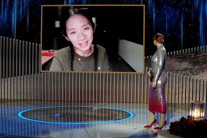 Chloé Zhao, durante su discurso tras recibir 'Nomadland' el premio al mejor drama en los Globos de Oro.