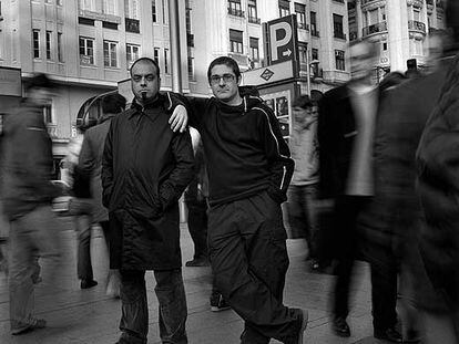 <i>Pepe Murciego y Diego Ortiz,</i> fotografía de Baylón publicada en <i>La Más Bella Grandes Éxitos.</i>