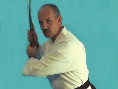 José Luis Isidro Casas, en la portada de su libro "Aikido, más allá de las técnicas".
