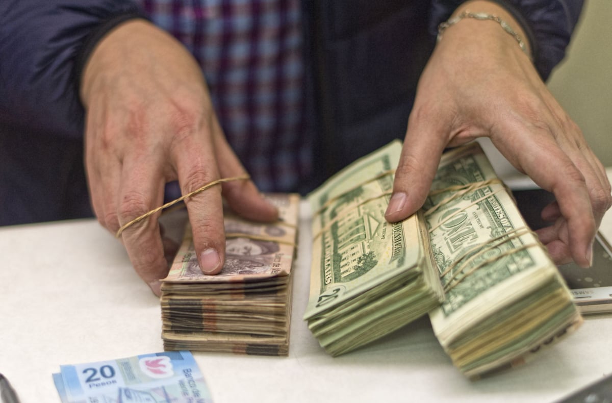 La caída de la inflación en EU lleva al peso mexicano a un nuevo récord: 17.20 unidades por dólar
