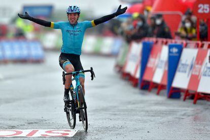Ion Izagirre se impone en la sexta etapa de la Vuelta Ciclista a España 2020.