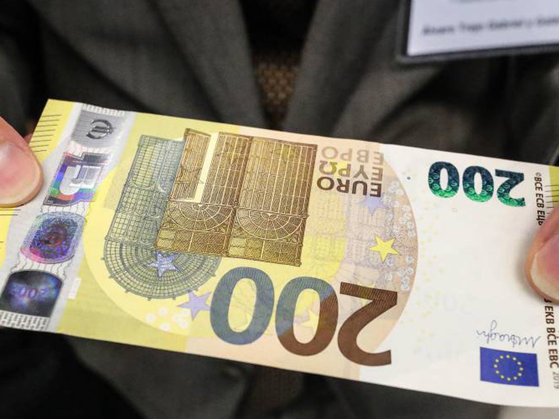 El número de billetes de euro falsos sube un 9,7% y alcanza su máximo en  dos años