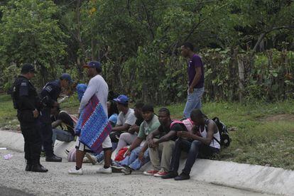 Un grupo migrantes detenidos en Chiapas.