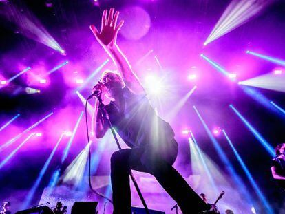 Matt Berninger, cantante de The National, durante un concierto del grupo en Milán en 2018. 