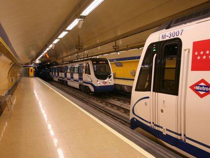 Metro de Madrid instalará más de 2.200 cargadores para dispositivos móviles