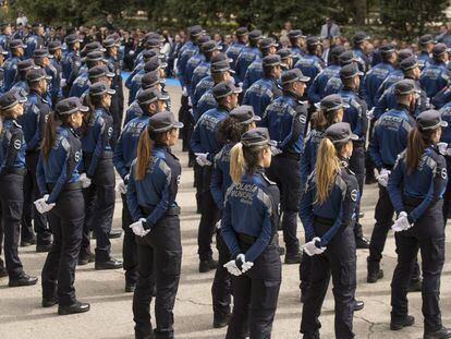 Actos de celebración del patrón de la policía local de Madrid este lunes en el parque del Retiro.