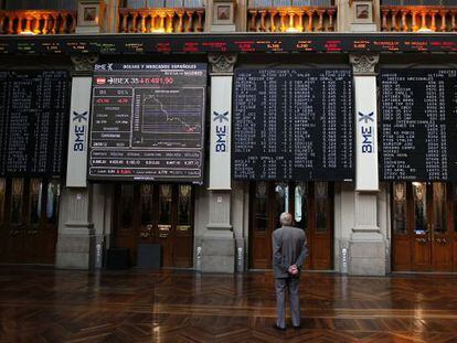 Paneles informativos de la Bolsa de Madrid.