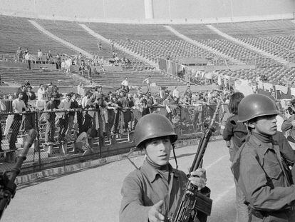 El Estadio Nacional en Santiago de Chile tras el golpe contra el Gobierno del presidente Salvador Allende, en septiembre de 1973.