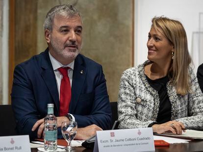 El alcalde de Barcelona, Jaume Collboni, y la teniente de alcalde Maria Eugenia Gay, durante la comisión mixta con la Generalitat de octubre en la que las políticas de vivienda fueron protagonistas.