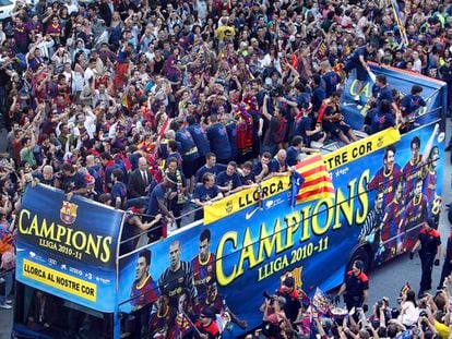 El autobús del Barça con el cartel en homenaje a Lorca.