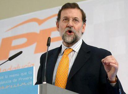 El presidente del PP, Mariano Rajoy en un momento de su intervención durante el almuerzo mitin en el que ha participado en el Palacio de Congresos de Marbella.