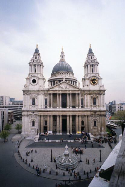 La fachada de la catedral de San Pablo, diseñada por Sir Christopher Wren a finales del siglo XVII; uno de los símbolos de Londres más queridos por Carlos.