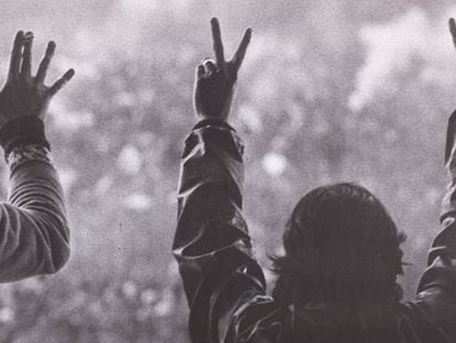 Una imagen del Festival Rock y Ruedas, en Avándaro, hace 50 años. FOTO: Graciela Iturbide