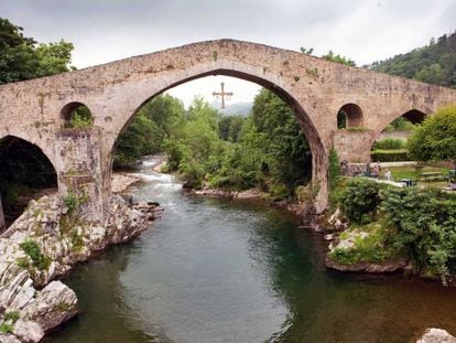 El puente de Cangas de Onís, uno de los símbolos de Asturias.
