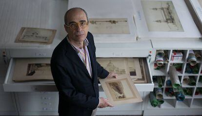 Juan José Lahuerta en la sede de la Cátedra Gaudí de la ETSAB-UPC, en el campus de la Diagonal de Barcelona.