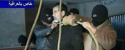 Primeras imágenes de la ejecución de Sadam, ofrecidas por la televisión estatal Al Iraquiya.
