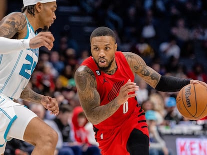 Damian Lillard conduce el balón durante el partido contra Charlotte Hornets el pasado miércoles.