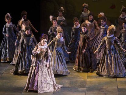 Un momento de la representación de la ópera 'Don Carlo', de Verdi, en el Teatro Auditorio de San Lorenzo de El Escorial.