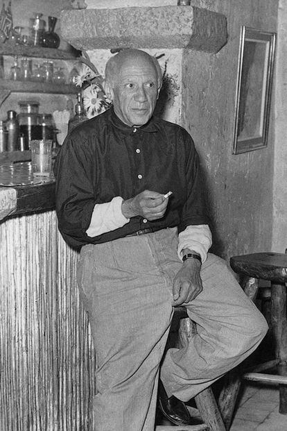 Pablo Picasso en uno de sus veranos en el establecimiento de Paul Roux en la Costa Azul. |
