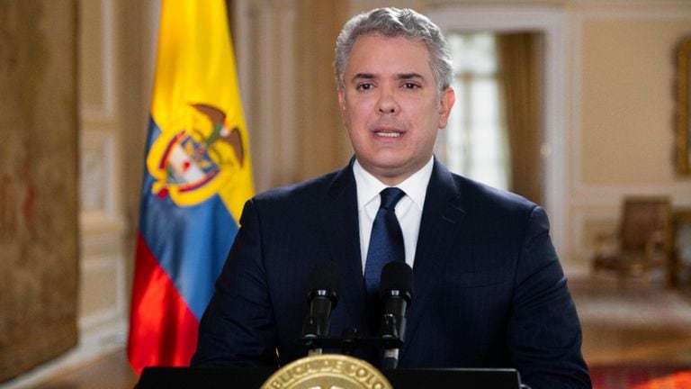 Ivan Duque Se La Juega Con La Defensa De Alvaro Uribe Su Mentor Politico Internacional El Pais