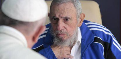 El Papa Francisco, con Fidel Castro, en La Habana en 2015.