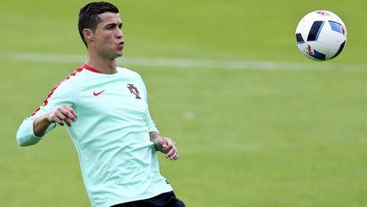 Cristiano Ronaldo, durante un entrenamiento con Portugal.