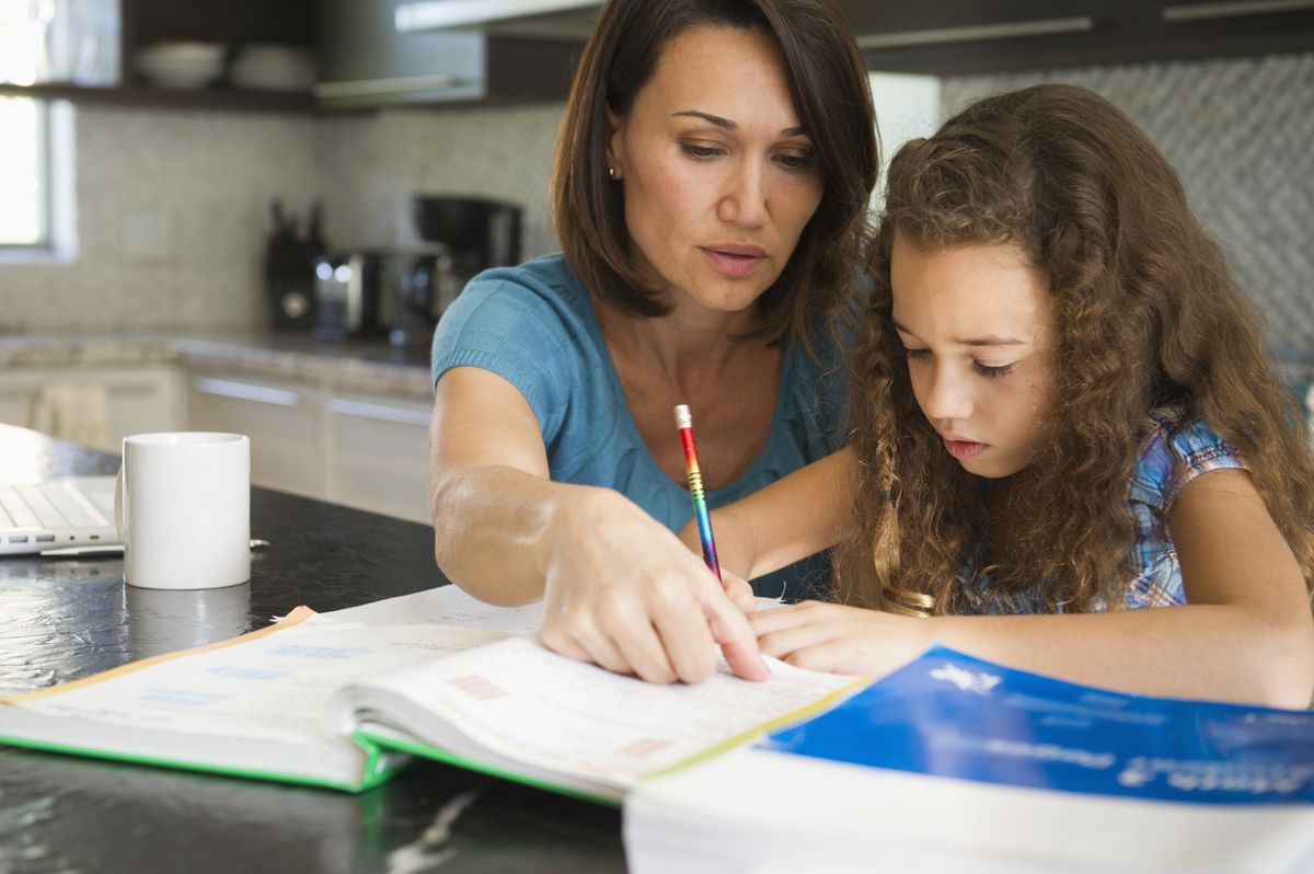 El ‘homeschooling’ o la odisea de salirse del sistema para educar en casa | Formación | Economía