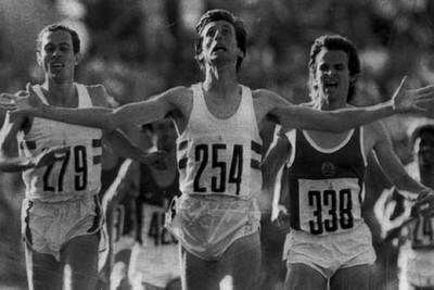 Sebastian Coe bate a su compatriota Steve Ovett (a la izquierda en la foto) en la inolvidable final de los 1.500 metros de los Juegos de Moscú de 1980.