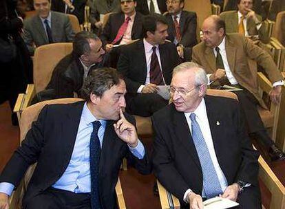 Juan Rosell, presidente de Fomento, y Miquel Valls, de la Cámara de Comercio, en el acto de IESE.