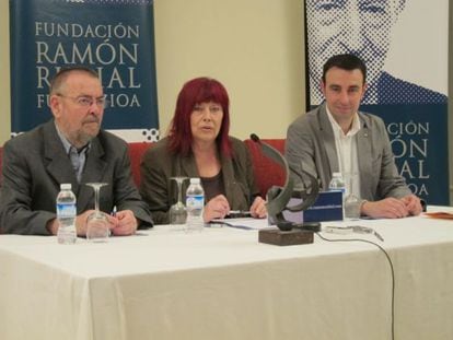 De izquierda a derecha, Carlos Trevilla, Lentxu Rubial y Mikel Torres.