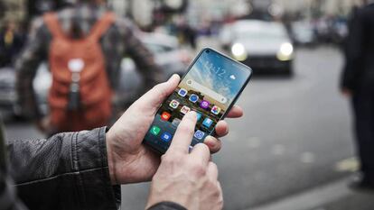Un tribunal defiende la desconexión digital de un directivo al que acosaron a mensajes mientras estaba de vacaciones