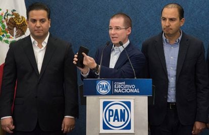 El presidente del PAN, Ricardo Anaya, denuncia el intento de espionaje el 21 de junio.