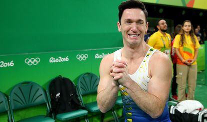 Dyego Hypolito

El gimnasta brasileño, plata en el ejercicio de suelo, no pudo aguantar las lágrimas al cosechar su primera medalla olímpica delante de sus compatriotas.