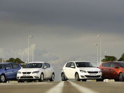 De izquierda a derecha: Renault Mégane, Seat León, Peugeot 308 y Toyota Auris