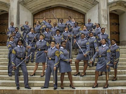 Las cadetes afroamericanas de la clase 2019 posan en la Academia Militar  de West Point, Nueva York. 