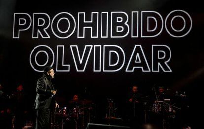 El cantante paname&ntilde;o Rub&eacute;n Blades durante un concierto, en Bogot&aacute;, por la Paz en Colombia, el pasado jueves.