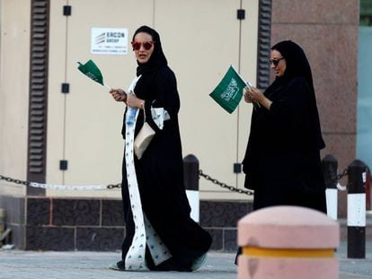 Mujeres saud&iacute;es durante el d&iacute;a nacional, el viernes