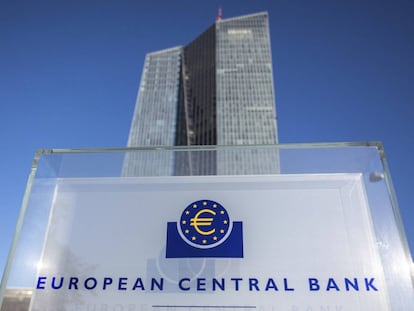 El euríbor baja medio punto en una semana por la inestabilidad financiera