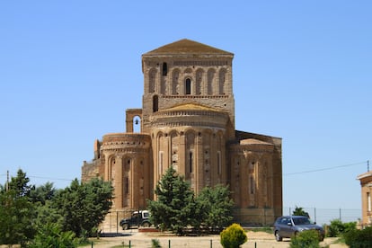 Antiguo monasterio de Santa María de Gómez Román, cerca de Arévalo (Ávila), también conocido como La Lugareja.