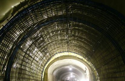 Reforzamiento en el punto en el que se divide el túnel