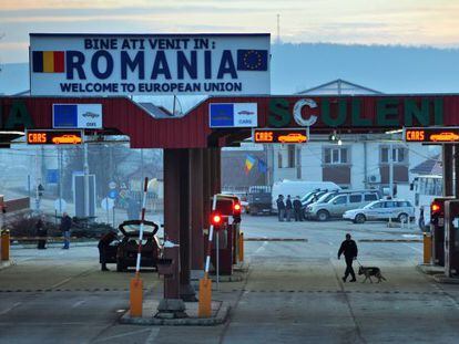 Paso fronterizo de Sculeni, entre Ruman&iacute;a y Moldavia, en enero pasado.