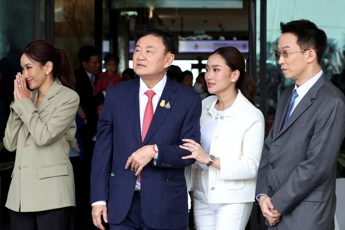 El ex primer ministro de Tailandia Thaksin Shinawatra, encarcelado al regresar al país tras 16 años de exilio | Internacional