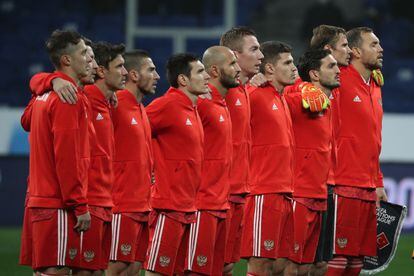 Los jugadores de la selección rusa antes, de un partido contra Turquía en la Liga de Naciones en octubre de 2020.