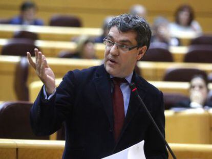 El ministro de Energía, Álvaro Nadal, hoy en la sesión de control del Senado.