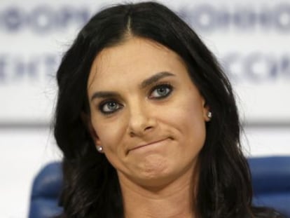 Yelena Isinbayeva, en la rueda de prensa de hoy, lunes, en Mosc&uacute;.